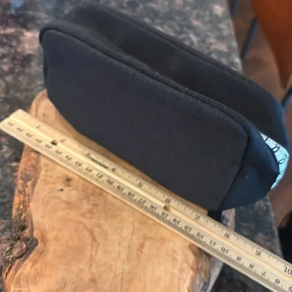 NEW. Bobbi Brown Zippered Make Up Bag